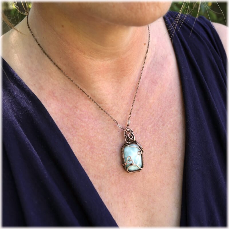 bijou femme en larimar