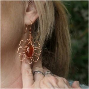 Boucles d’oreilles en Forme de Fleurs – Pierre Cornaline